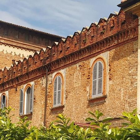 Scalo Al Castello Apartment Locate di Triulzi Bagian luar foto