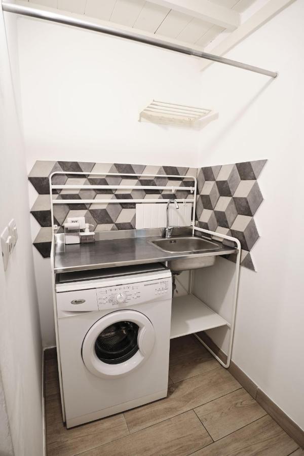 Scalo Al Castello Apartment Locate di Triulzi Bagian luar foto